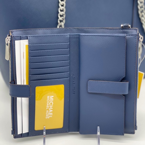 Michael Kors LG Shania Tote & Double Zip W… - Picture 12 of 16